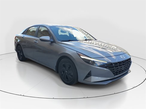 Certified 2023 Hyundai Elantra SEL image 2
