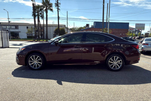 Used 2016 Lexus ES 300h image 8