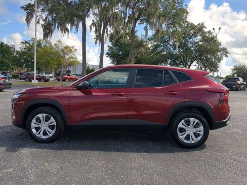 Used 2025 Chevrolet Trax LS image 6