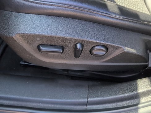 Used 2016 Chevrolet Malibu LT w/ Power Convenience Package image 16