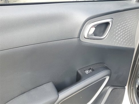 Used 2025 Kia Soul S image 9