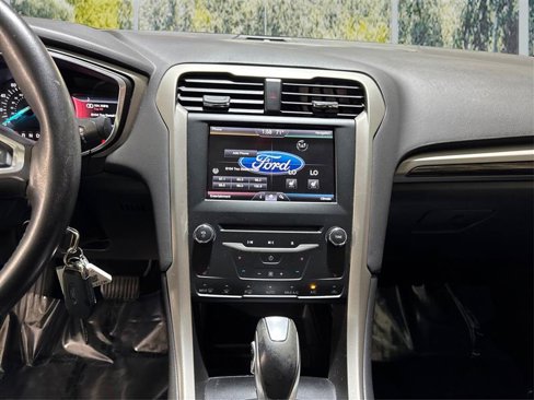 Used 2014 Ford Fusion SE w/ Equipment Group 202A image 16