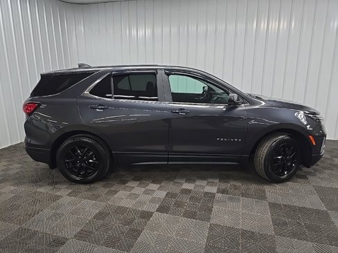 Used 2022 Chevrolet Equinox LT image 2