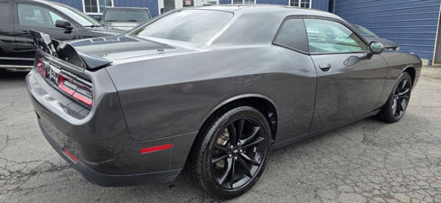 Used 2018 Dodge Challenger SXT w/ Blacktop Package image 4