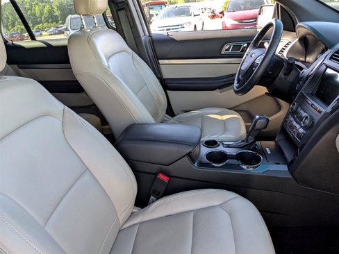 Used 2018 Ford Explorer XLT w/ Equipment Group 202A image 33