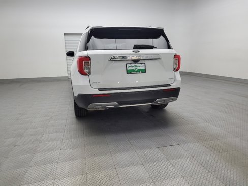 Used 2020 Ford Explorer XLT w/ Equipment Group 202A image 6