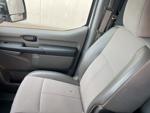Used 2016 Nissan NV 2500 SL w/ Technology Package image 6