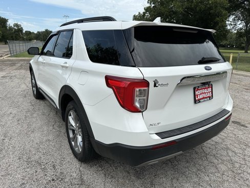 Used 2022 Ford Explorer XLT w/ Equipment Group 202A image 3