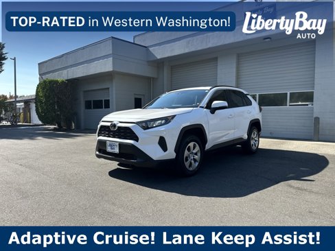 Used 2021 Toyota RAV4 LE image 1