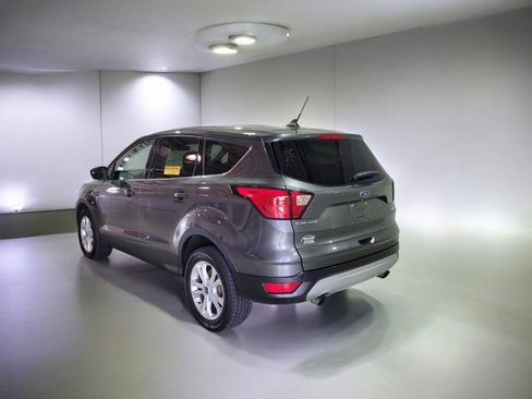 Used 2019 Ford Escape SE image 16
