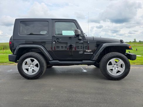 Used 2010 Jeep Wrangler Sahara image 2