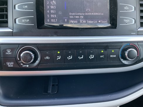 Used 2014 Toyota Highlander LE image 41