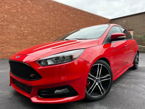 Used 2017 Ford Focus ST image 3