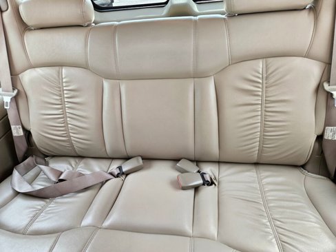 Used 2002 Chevrolet Suburban LT image 15