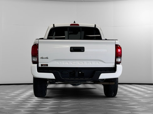 Used 2022 Toyota Tacoma SR image 7