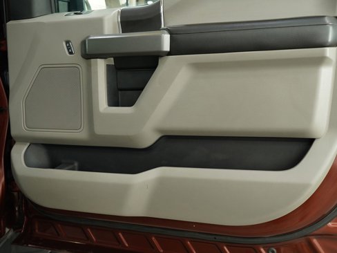Used 2016 Ford F150 XLT image 9