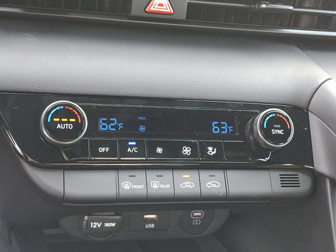 New 2025 Hyundai Elantra Sport image 11