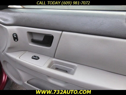 Used 2004 Ford Taurus SES image 31