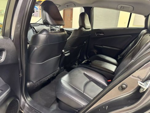 Used 2018 Toyota Prius Prime Premium image 32