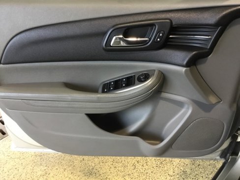 Used 2015 Chevrolet Malibu LS image 32