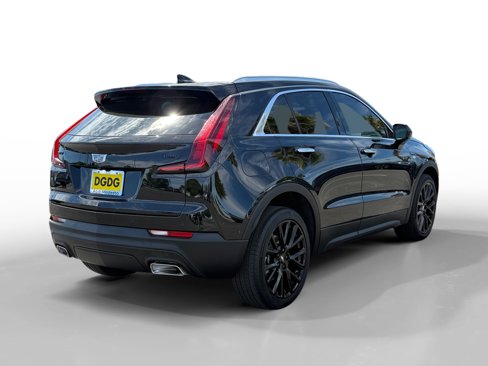 Used 2023 Cadillac XT4 Luxury w/ LPO, Onyx Lite Package image 5