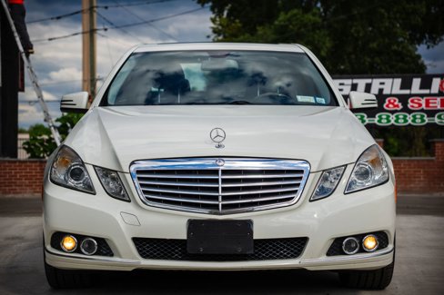 Used 2010 Mercedes-Benz E 350 4MATIC Sedan image 2