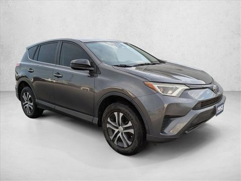 Used 2017 Toyota RAV4 LE image 3