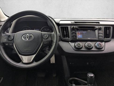 Used 2017 Toyota RAV4 LE image 16