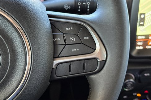 Used 2022 Jeep Renegade Latitude image 34