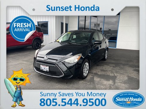 Used 2019 Toyota Yaris L image 5