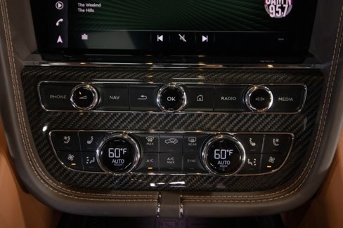 Used 2022 Bentley Bentayga image 31