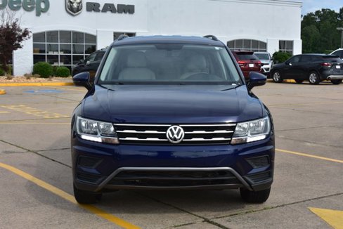 Used 2021 Volkswagen Tiguan SE image 2