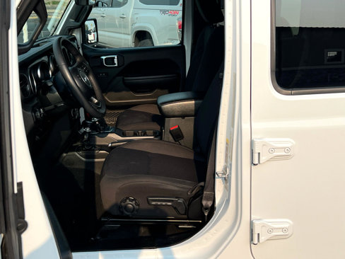 Used 2023 Jeep Gladiator Sport image 14