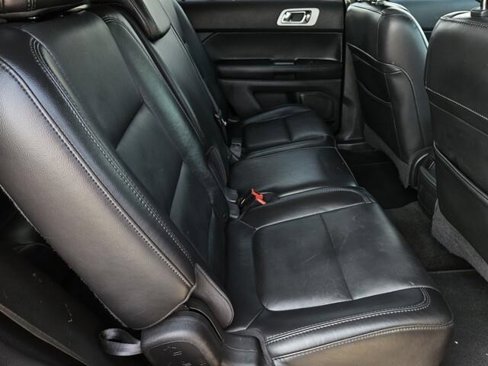 Used 2013 Ford Explorer XLT image 15