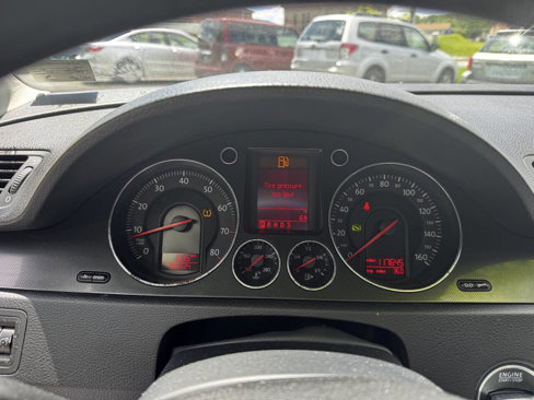 Used 2006 Volkswagen Passat Value Edition image 9