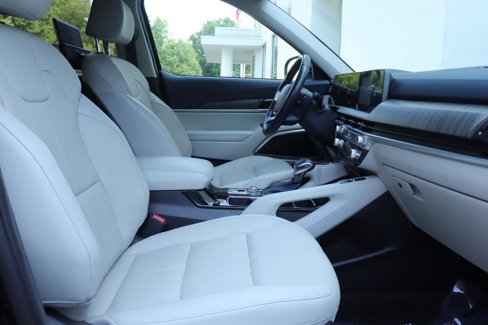 Used 2023 Kia Telluride EX w/ EX Captain's Chair Package image 23