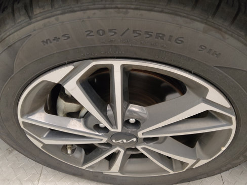 Used 2023 Kia Forte LXS image 31