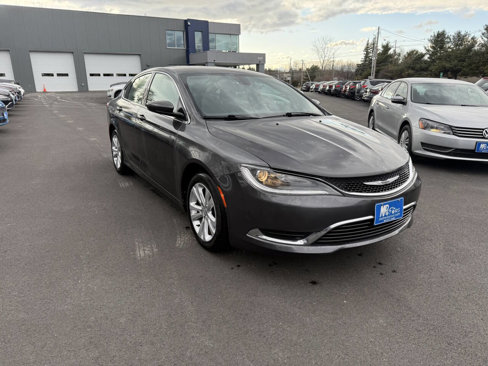 Used 2015 Chrysler 200 Limited image 3