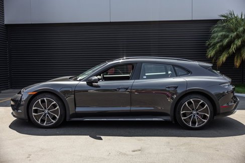 Certified 2022 Porsche Taycan 4 Cross Turismo image 2