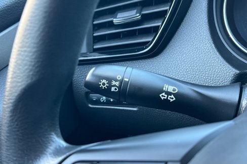 Used 2019 Nissan Rogue Sport S image 36