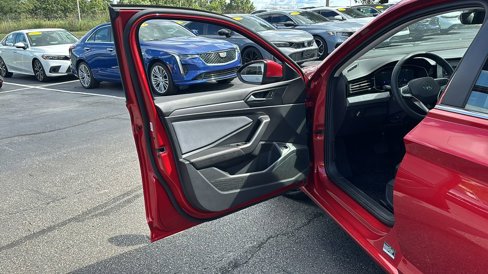 Used 2025 Volkswagen Jetta SE image 11