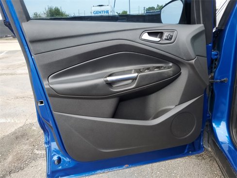 Used 2017 Ford Escape Titanium image 21