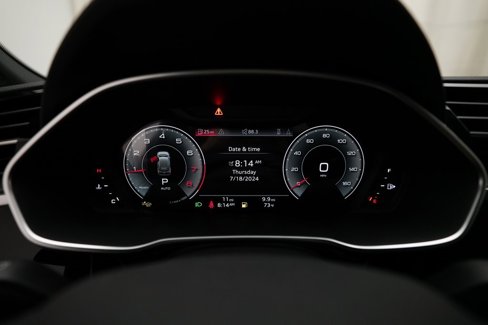 Used 2024 Audi Q3 2.0T Premium Plus w/ Premium Plus Package image 2