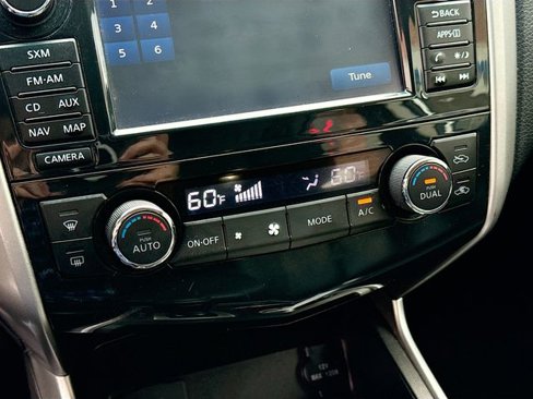 Used 2015 Nissan Altima 2.5 SL w/ Technology Package image 17