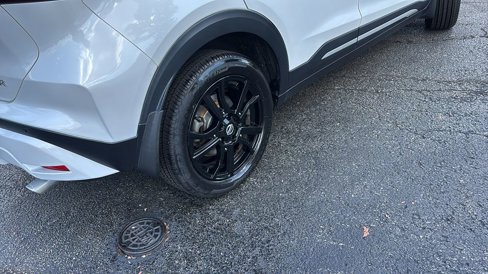 Used 2021 Nissan Kicks SR w/ SR Premium Package image 8