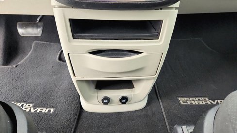 Used 2016 Dodge Grand Caravan SE w/ Quick Order Package 29E SE image 21