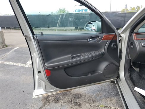 Used 2008 Chevrolet Impala LT image 20