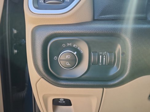 Used 2019 RAM 1500 Big Horn image 25