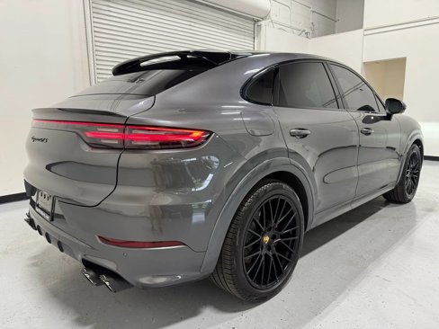 Used 2023 Porsche Cayenne GTS image 18