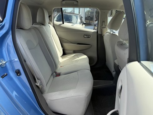 Used 2011 Nissan Leaf SL image 21